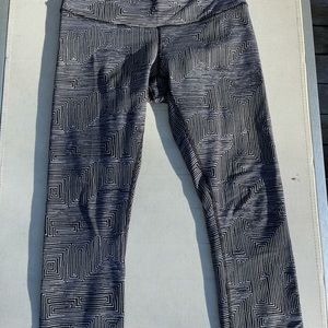 Lululemon Women’s Black/White Legging